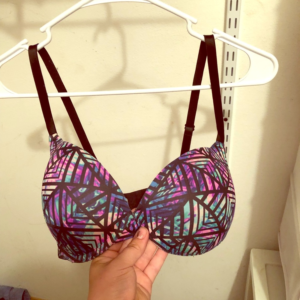 36C VS Pink Bra